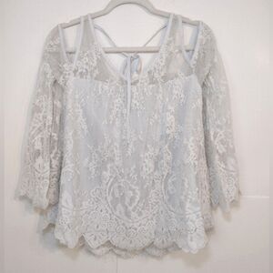 Abercrombie and Fitch women's antique white lace top size (XS)